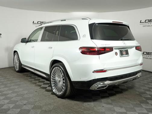 MANUFAKTUR Moonlight White Metallic 2026 Mercedes-Benz Maybach GLS 600 4MATIC