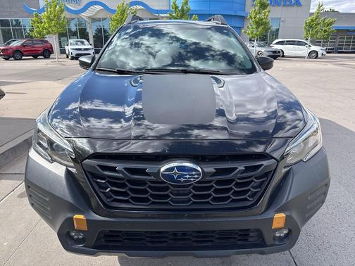 Crystal Black Pearl 2022 Subaru Outback Wilderness