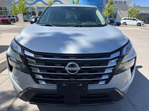Brilliant Silver Metallic 2024 Nissan Rogue S