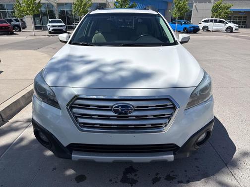 Crystal White Pearl 2016 Subaru Outback 2.5i Limited