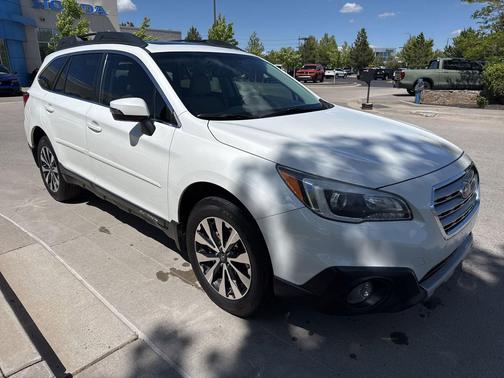Crystal White Pearl 2016 Subaru Outback 2.5i Limited