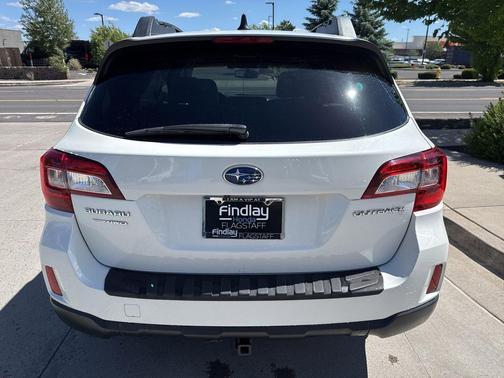 Crystal White Pearl 2016 Subaru Outback 2.5i Limited