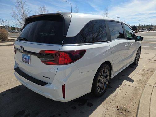 Platinum White Pearl Pearl 2026 Honda Odyssey Touring