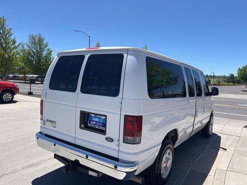 2008 Ford E350 Super Duty XL Wagon