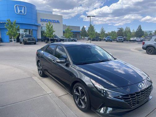 2022 Hyundai ELANTRA SEL