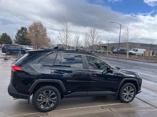 2022 Toyota RAV4 Hybrid XLE Premium