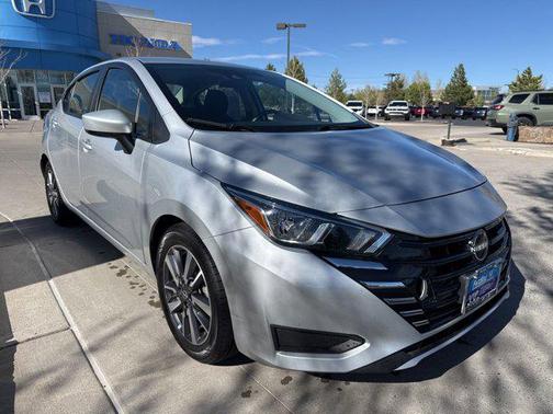 Brilliant Silver Metallic 2024 Nissan Versa 1.6 SV
