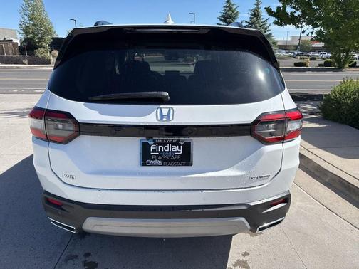 Platinum White Pearl 2024 Honda Pilot Touring 8-Passenger