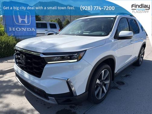 Platinum White Pearl 2024 Honda Pilot Touring 8-Passenger