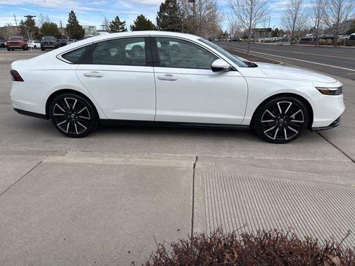 2025 Honda Accord Hybrid Touring