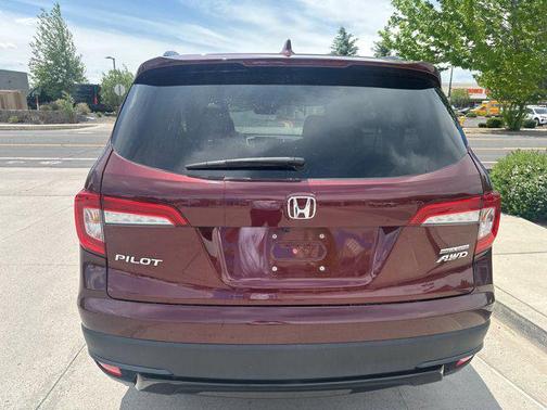 Deep Scarlet Pearl 2022 Honda Pilot AWD Special Edition