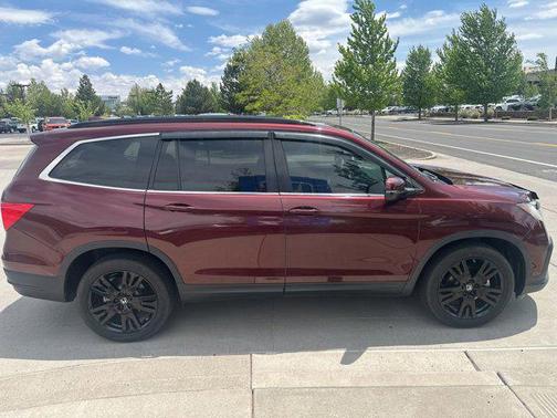 Deep Scarlet Pearl 2022 Honda Pilot AWD Special Edition