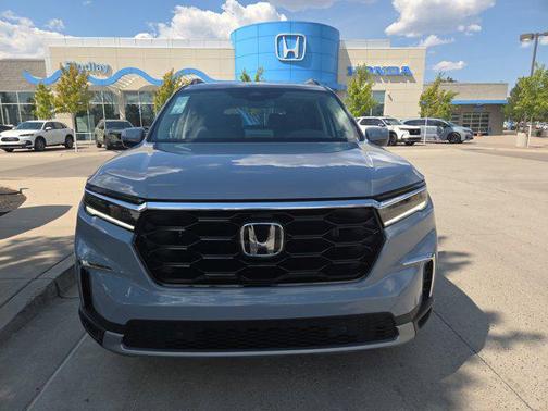 2025 Honda Pilot Touring 8-Passenger