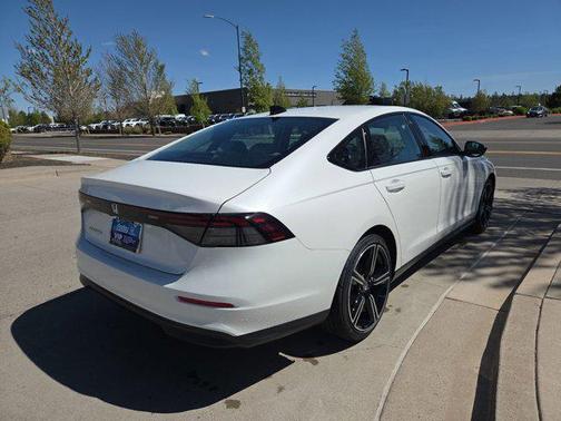 Platinum White Pearl 2026 Honda Accord SE