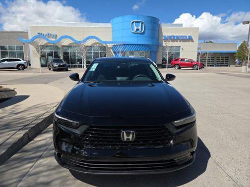 CRYSTAL BLACK 2026 Honda Accord SE