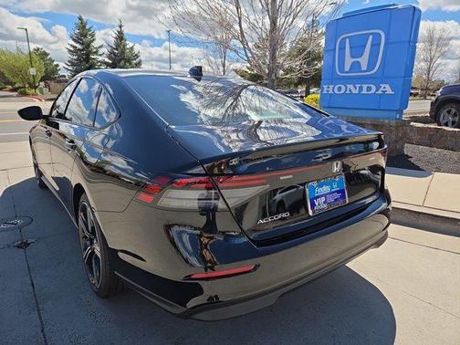 CRYSTAL BLACK 2026 Honda Accord SE