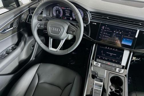 2026 Audi Q7 45 Premium