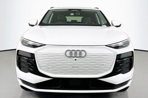 2025 Audi Q6 e-tron Premium quattro