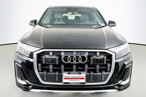 Mythos Black Metallic 2025 Audi Q7 55 Premium Plus