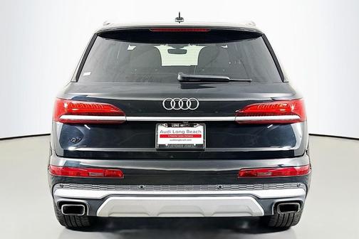 Mythos Black Metallic 2025 Audi Q7 55 Premium Plus