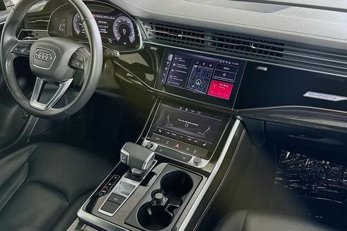 Mythos Black Metallic 2025 Audi Q7 55 Premium Plus