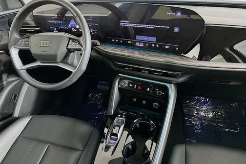 Mythos Black Metallic 2025 Audi Q5 Premium TFSI quattro S tronic