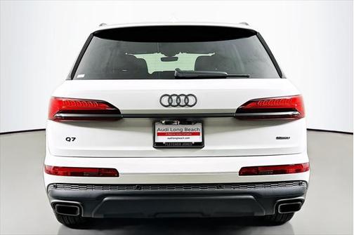 2025 Audi Q7 45 Premium Plus