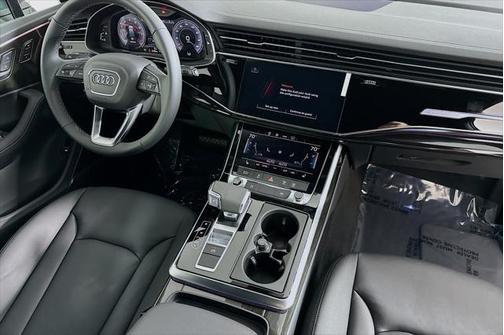 2025 Audi Q7 45 Premium Plus
