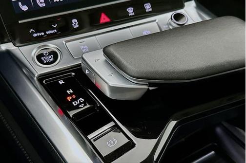 2023 Audi e-tron Premium Plus quattro