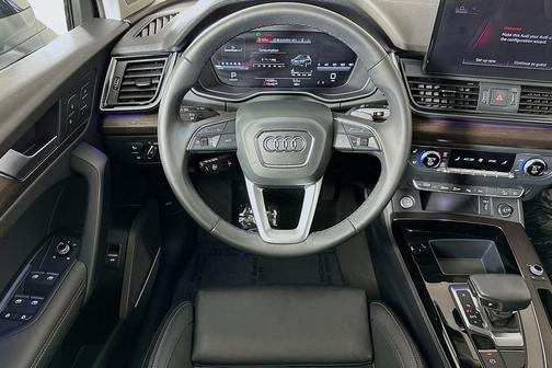 2023 Audi Q5 45 S line Prestige