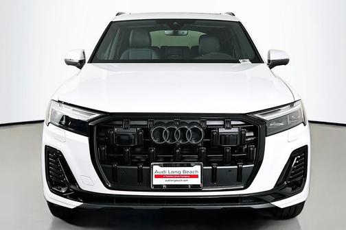 Glacier White Metallic 2026 Audi Q7 45 Premium