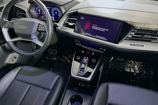 Navarra Blue Metallic 2023 Audi Q4 e-tron Premium Plus 40 RWD