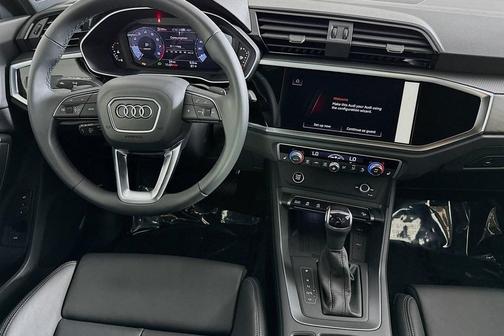 2025 Audi Q3 Premium 45 TFSI S line quattro Tiptronic