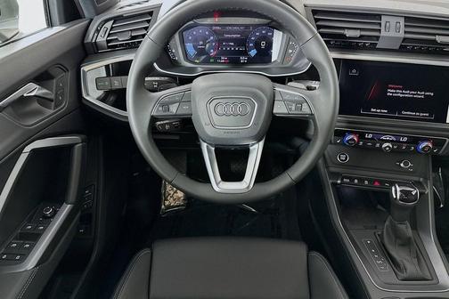 2025 Audi Q3 Premium 45 TFSI S line quattro Tiptronic