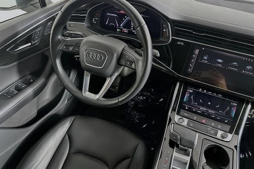 2023 Audi Q7 55 Premium Plus