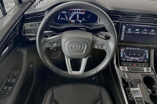 2023 Audi Q7 55 Premium Plus