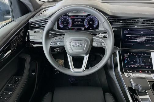 Daytona Gray Pearl Effect 2026 Audi Q8 55 Prestige