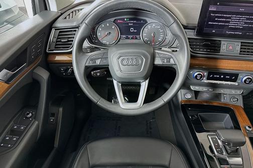 2023 Audi Q5 45 S line Premium