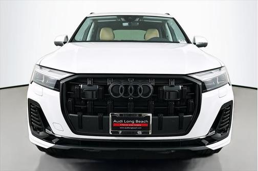 2025 Audi Q7 45 Premium Plus