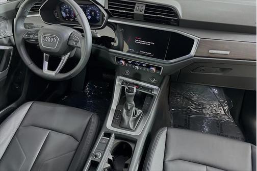 2024 Audi Q3 Premium 45 TFSI S line quattro Tiptronic