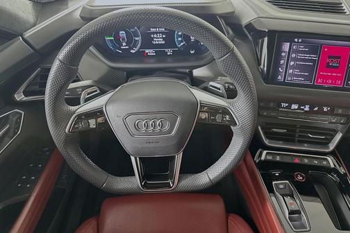 2024 Audi e-tron GT Prestige quattro