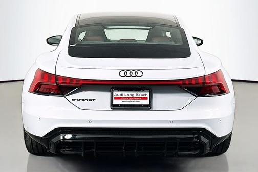 2024 Audi e-tron GT Prestige quattro