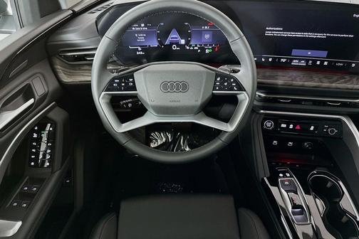 Tambora Gray Metallic 2025 Audi Q5 Premium Plus TFSI quattro S tronic