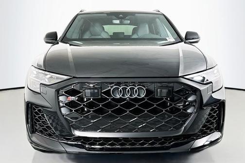 Mythos Black Metallic 2026 Audi RS Q8 4.0T