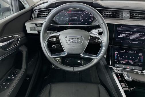 2021 Audi e-tron Premium