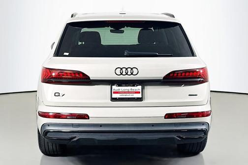 2023 Audi Q7 45 Premium Plus