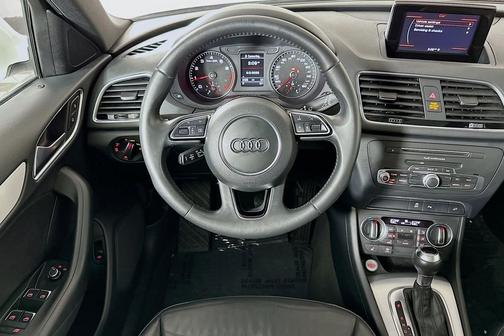 Cortina White 2018 Audi Q3 2.0T Sport Premium
