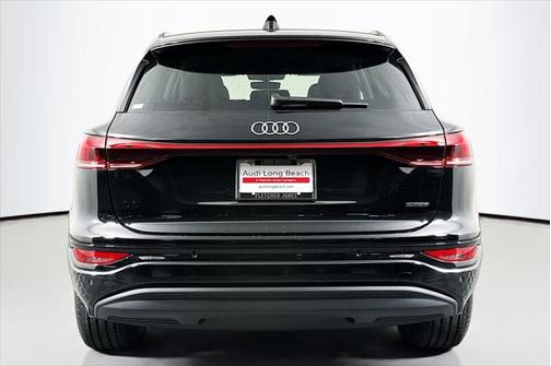 2025 Audi Q6 e-tron Premium quattro