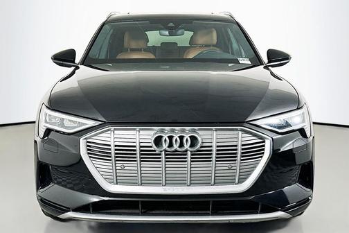 2022 Audi e-tron Premium