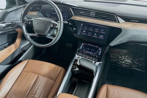 2022 Audi e-tron Premium